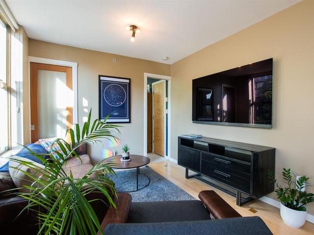 403 - 989 RICHARDS STREET