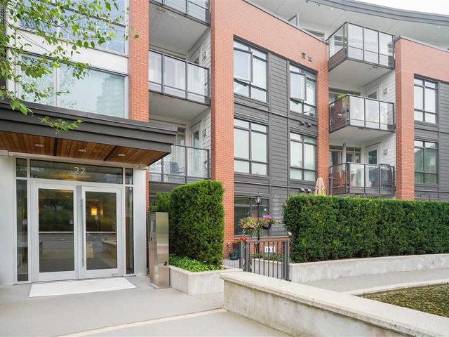 321 - 22 E ROYAL AVENUE