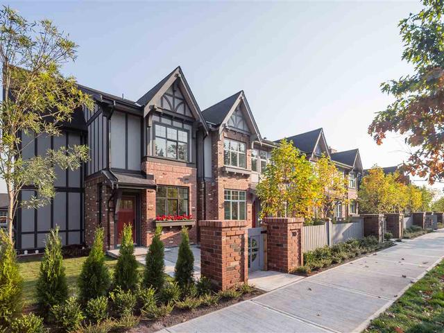 10 - 3552 VICTORIA DRIVE