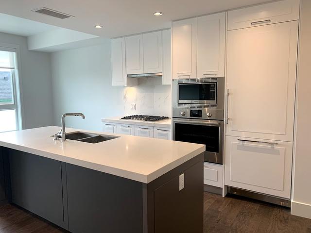 301 - 7878 GRANVILLE STREET