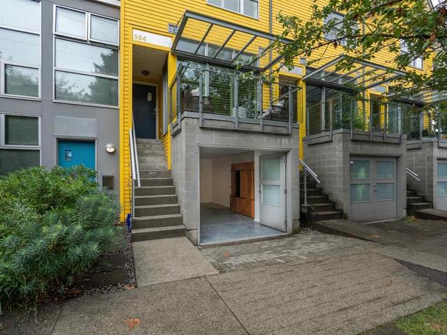 584 HAWKS AVENUE