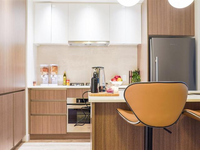 213 - 516 FOSTER AVENUE