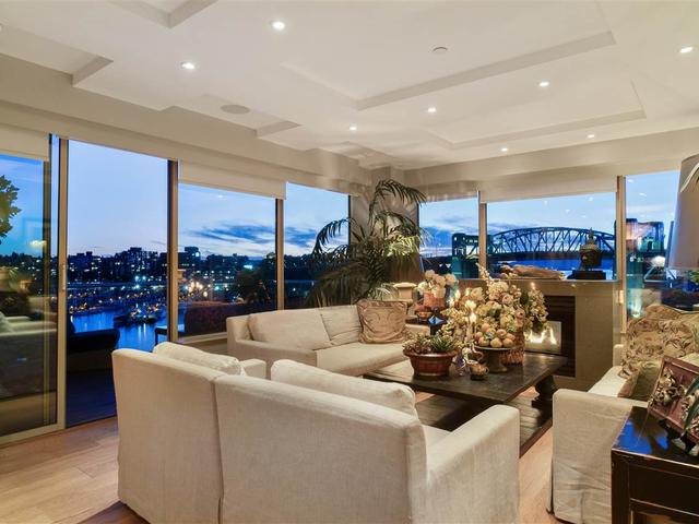 805 - 1600 HORNBY STREET