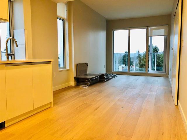 305 - 528 W KING EDWARD AVENUE