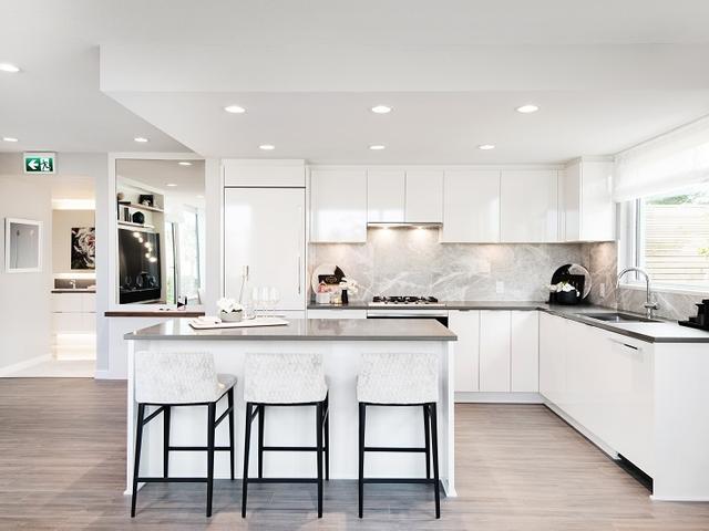 512 - 3699 SEXSMITH ROAD