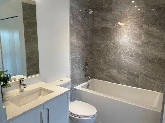 7 - 4300 THOMPSON ROAD