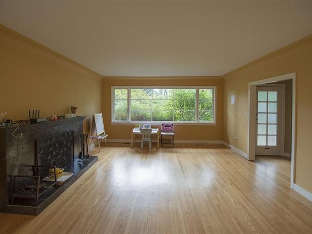 2211 JEFFERSON AVENUE