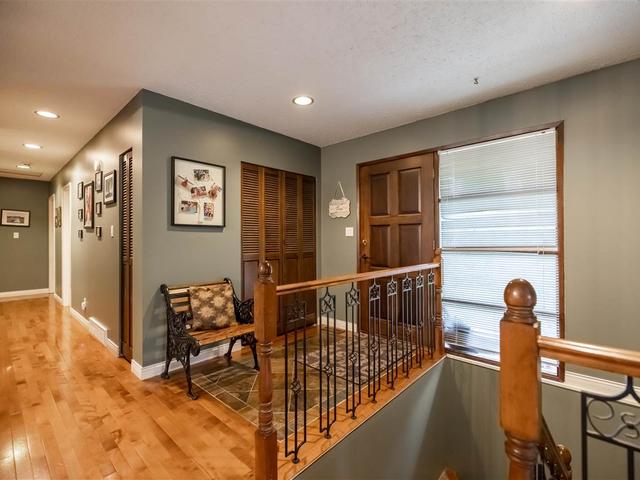 2630 SUNNYSIDE CRESCENT