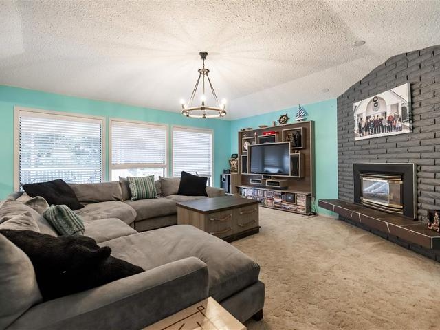 2630 SUNNYSIDE CRESCENT