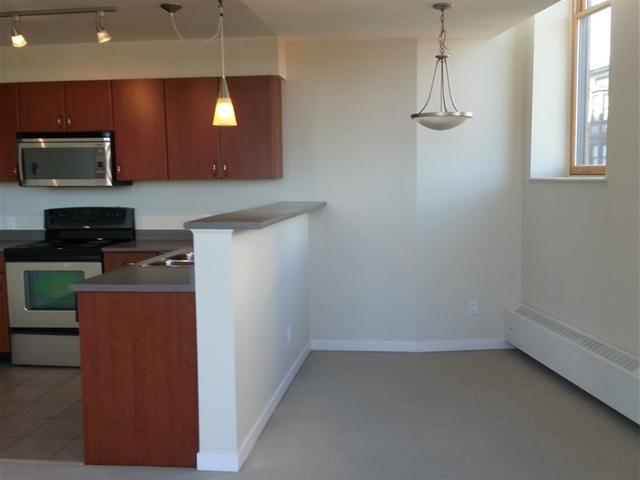 402 - 5 W PENDER STREET