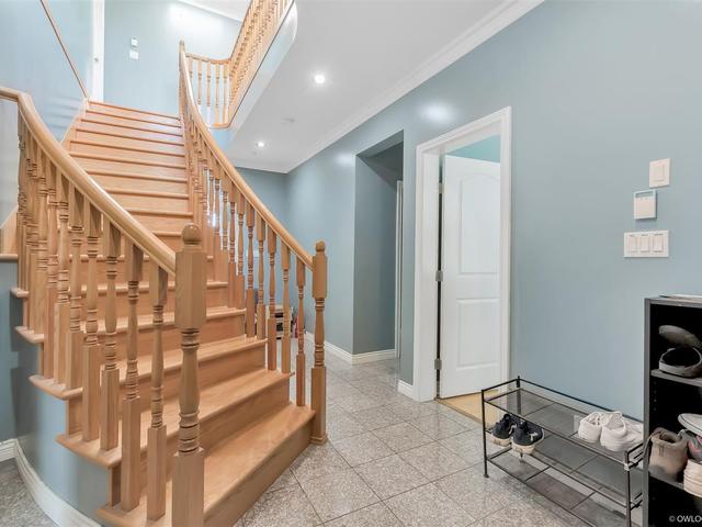 5534 CLARENDON STREET