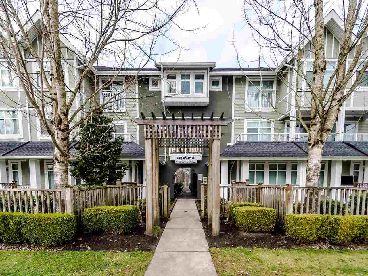 49 6965 HASTINGS STREET, Burnaby Sold, R2535989 Property.ca
