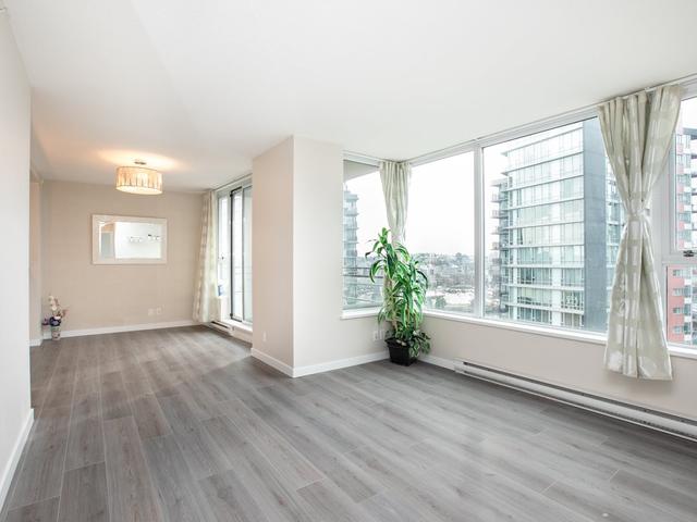 2005 - 33 SMITHE STREET