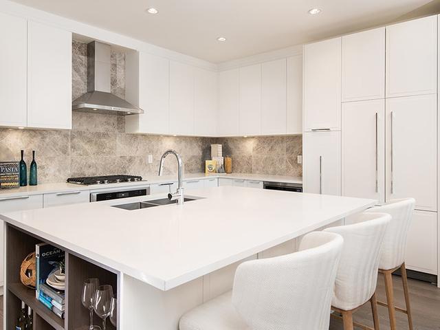 306 - 5535 ADMIRAL WAY