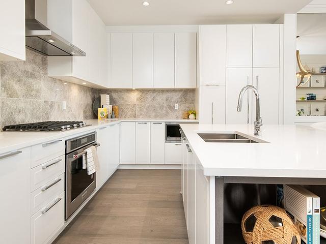 306 - 5535 ADMIRAL WAY