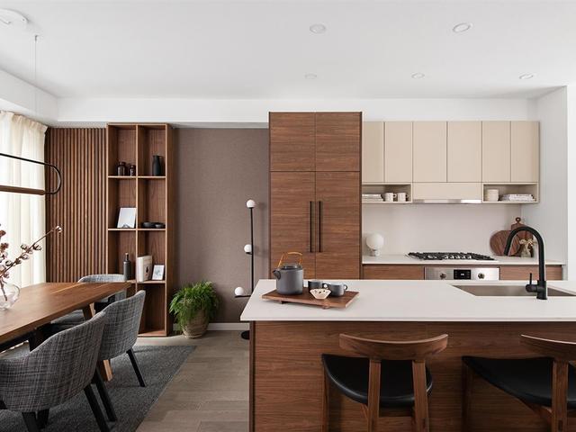 22 - 528 E 2ND STREET