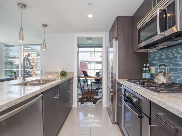 606 - 89 W 2ND AVENUE