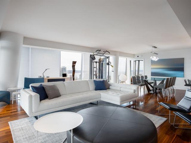 3904 - 667 HOWE STREET