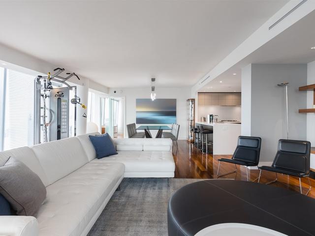 3904 - 667 HOWE STREET