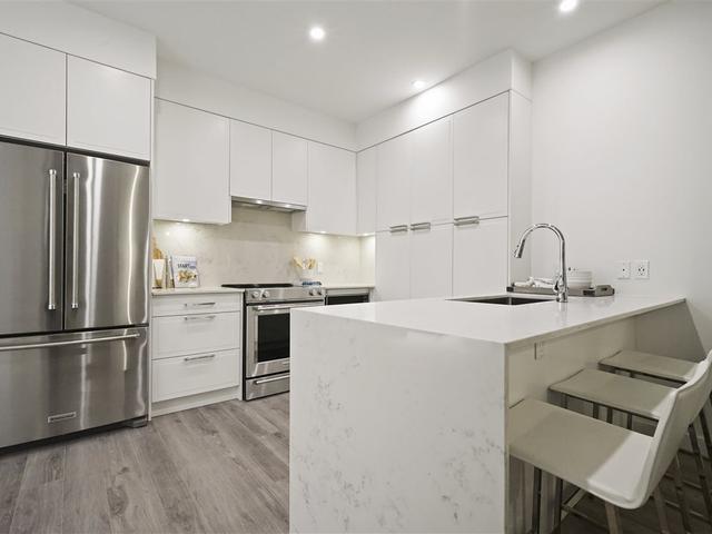 401 - 700 CLARKE ROAD