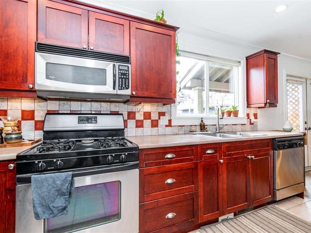 5816 CHEAMVIEW CRESCENT