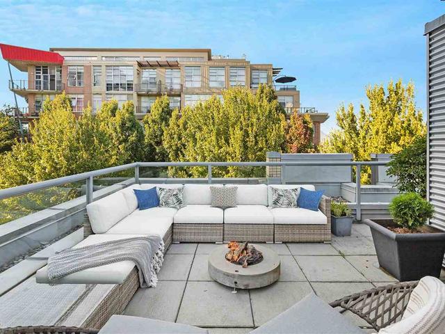 380 E 11TH AVENUE