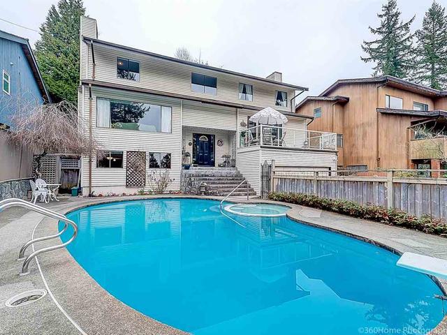 282 MONTROYAL BOULEVARD