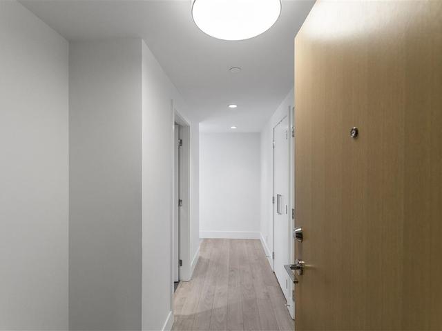 1802 - 680 SEYLYNN CRESCENT