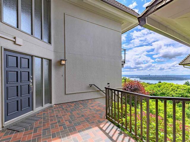 41 - 2216 FOLKESTONE WAY