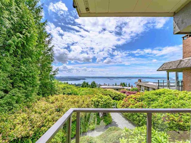 41 - 2216 FOLKESTONE WAY