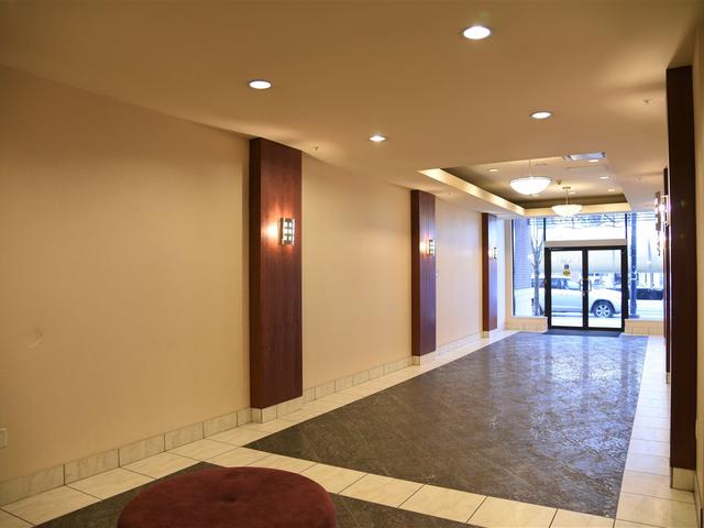 605 - 100 E ESPLANADE