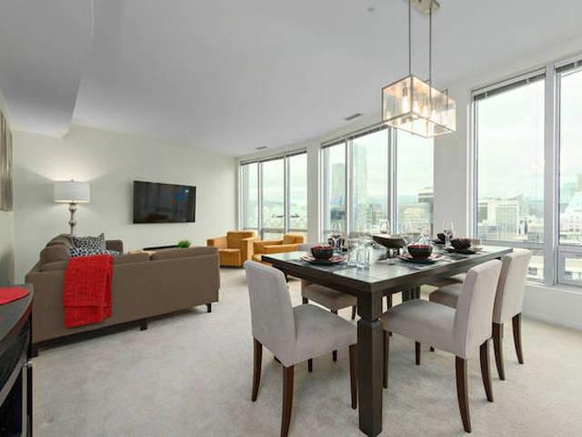 2105 - 989 NELSON STREET