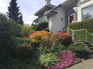 2 LAUREL PLACE