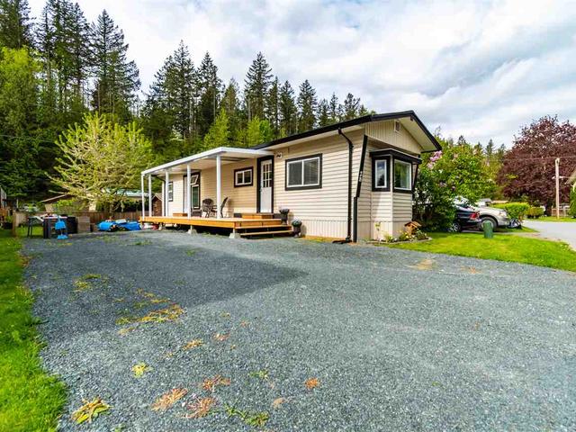 28 - 3942 COLUMBIA VALLEY ROAD