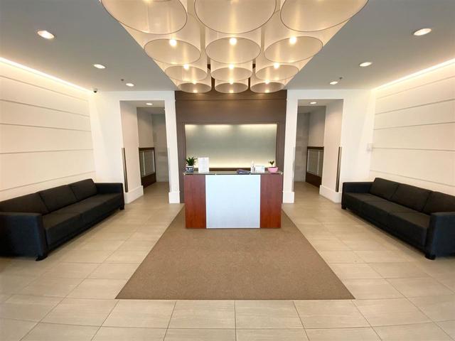 802 - 3008 GLEN DRIVE