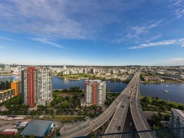 2517 - 89 NELSON STREET