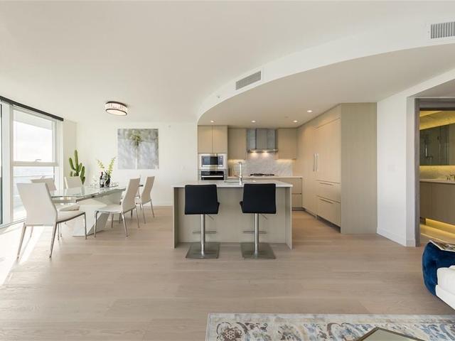 2517 - 89 NELSON STREET