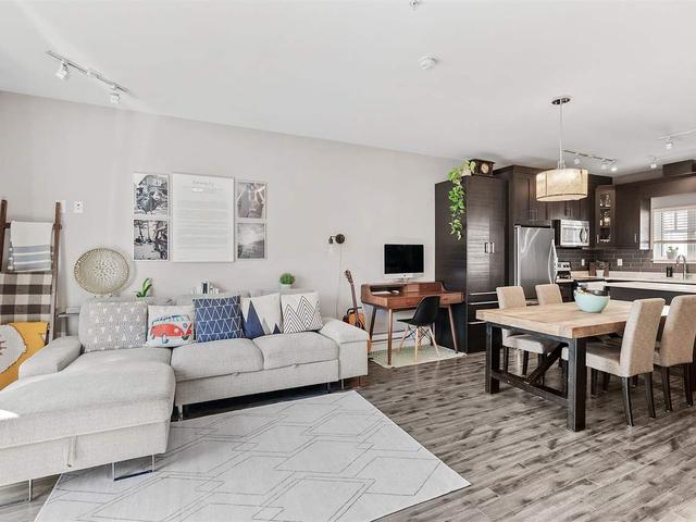 206 - 2263 TRIUMPH STREET