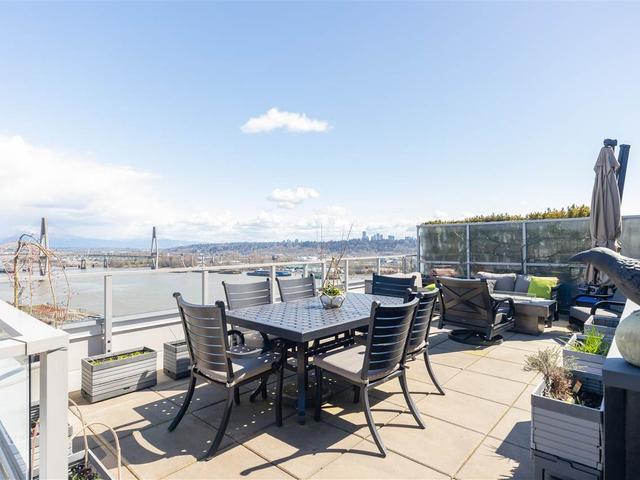 2102 - 668 COLUMBIA STREET