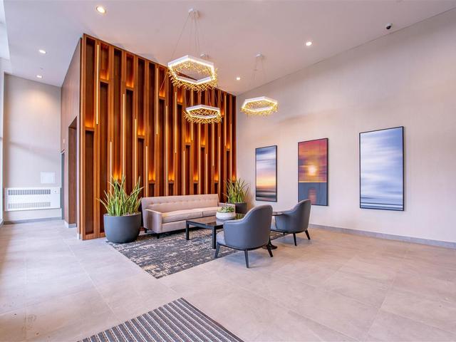 1102 - 8160 MCMYN WAY