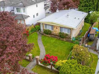 2136 QUALICUM DRIVE