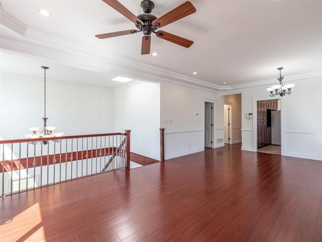 10 WARWICK AVENUE