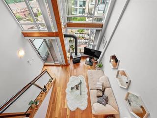 509 - 10 RENAISSANCE SQUARE