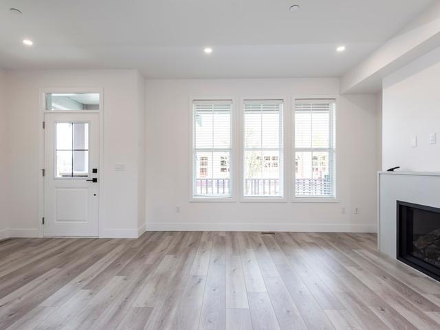 17 - 46211 PROMONTORY ROAD