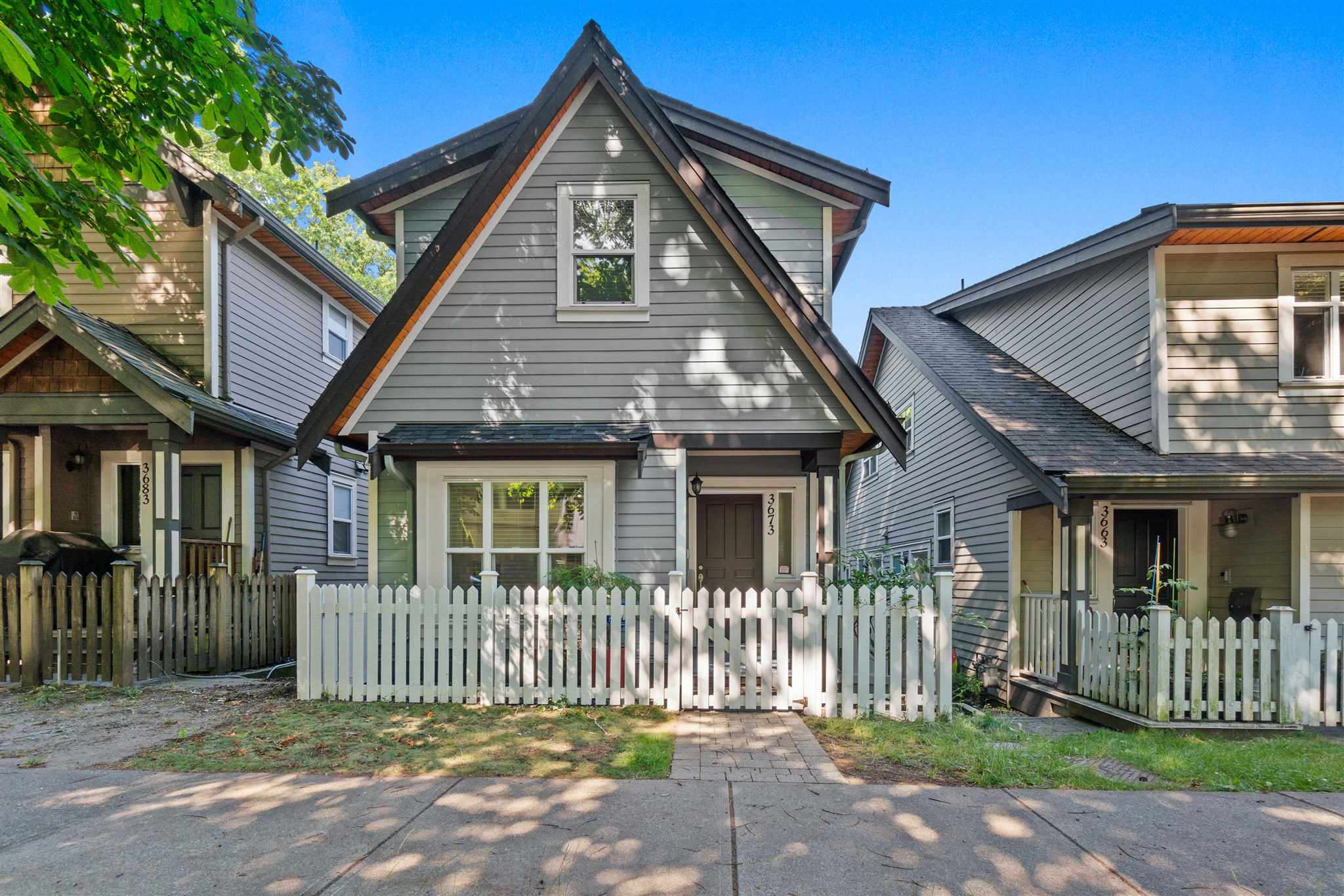 3673 GLEN DRIVE, Vancouver Sold, R2598577 Condos.ca