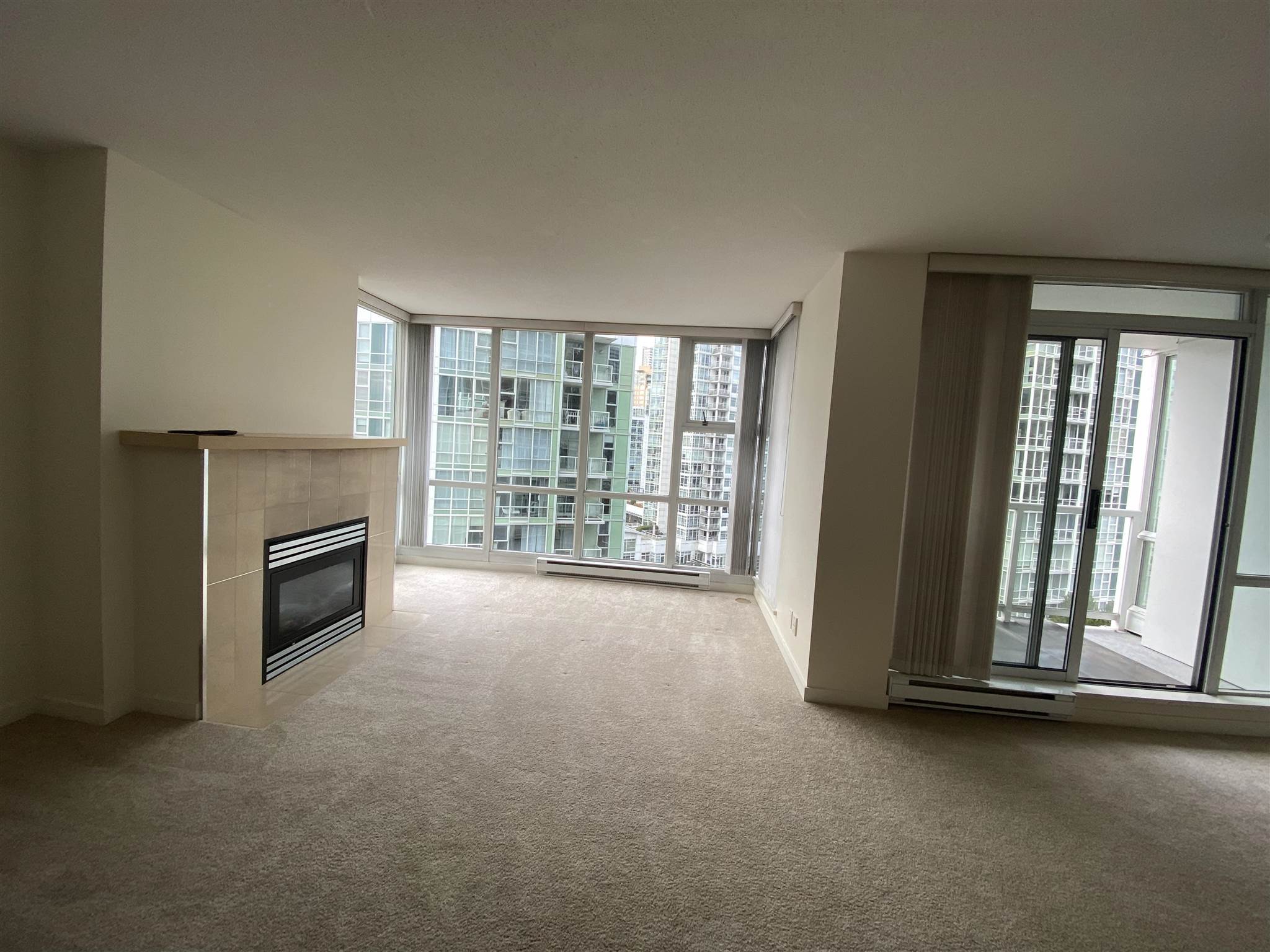 2105 1077 MARINASIDE CRESCENT, Vancouver Leased, R2600100 Condos.ca