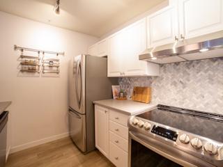 301 - 5577 SMITH AVENUE