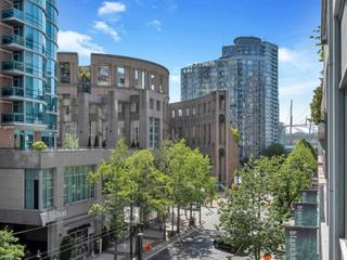 304 - 480 ROBSON STREET