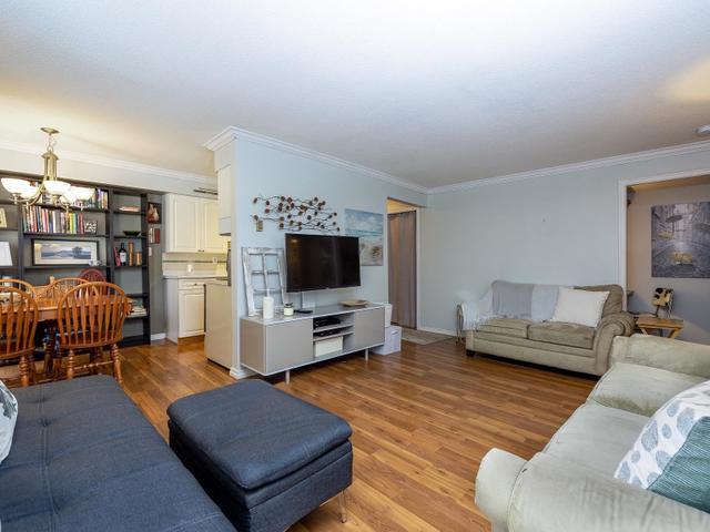 4 - 2445 KELLY AVENUE