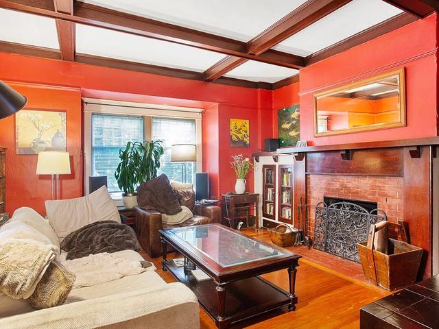 2543 BALACLAVA STREET